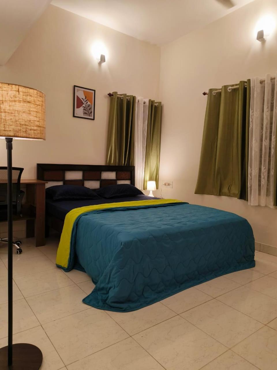 Homestayz Crown Bangalore Buitenkant foto