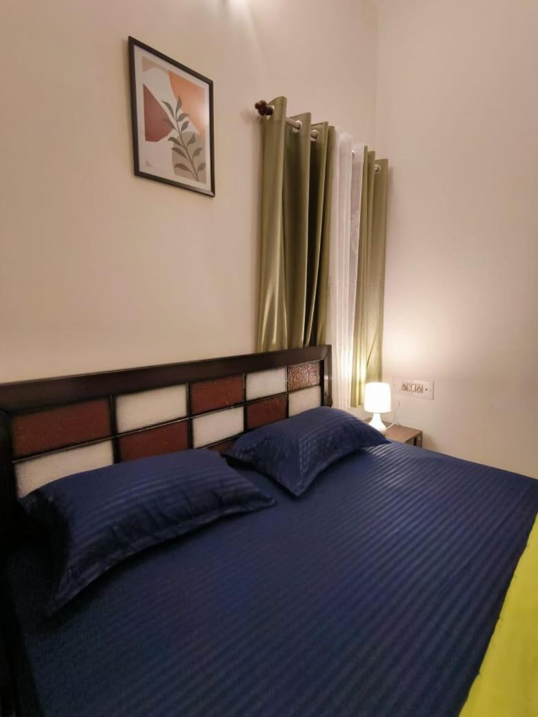 Homestayz Crown Bangalore Buitenkant foto