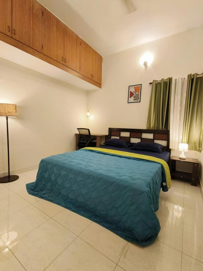 Homestayz Crown Bangalore Buitenkant foto