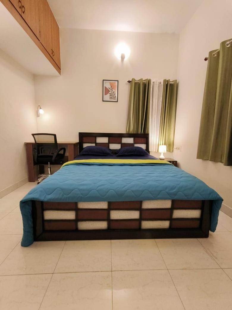 Homestayz Crown Bangalore Buitenkant foto