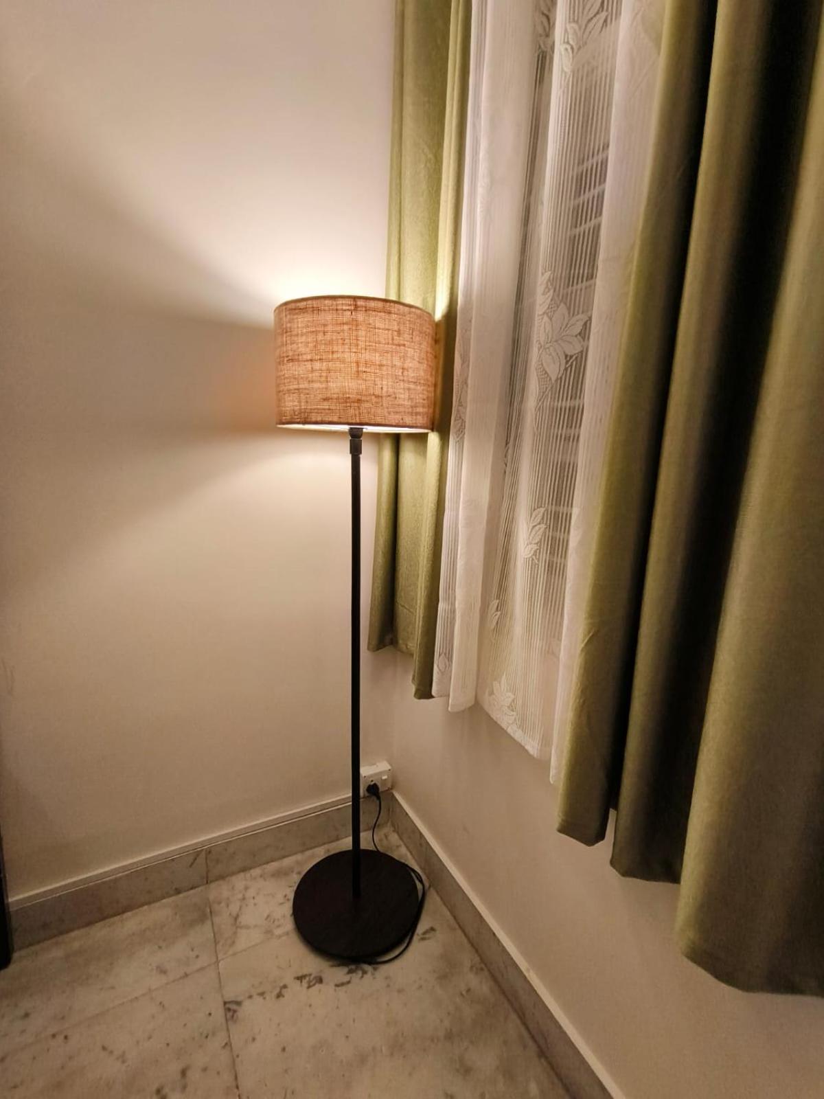 Homestayz Crown Bangalore Buitenkant foto