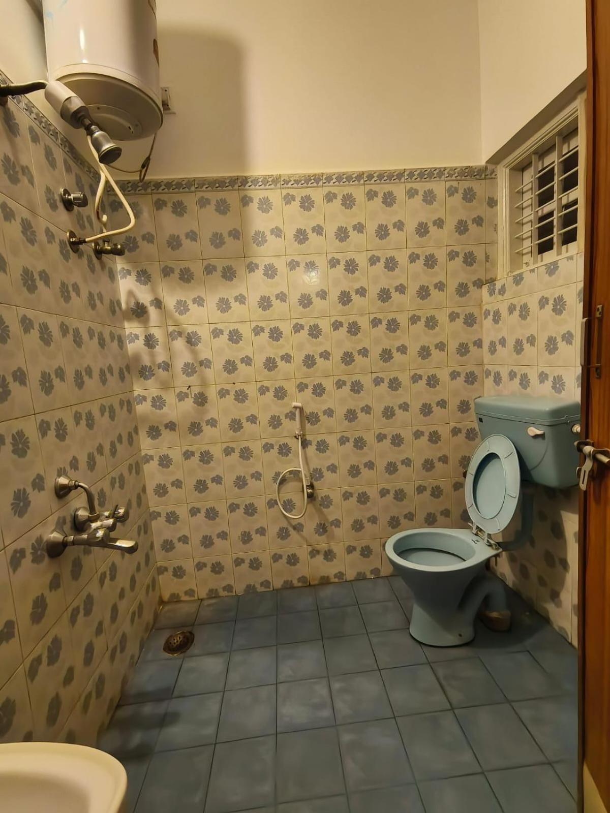 Homestayz Crown Bangalore Buitenkant foto