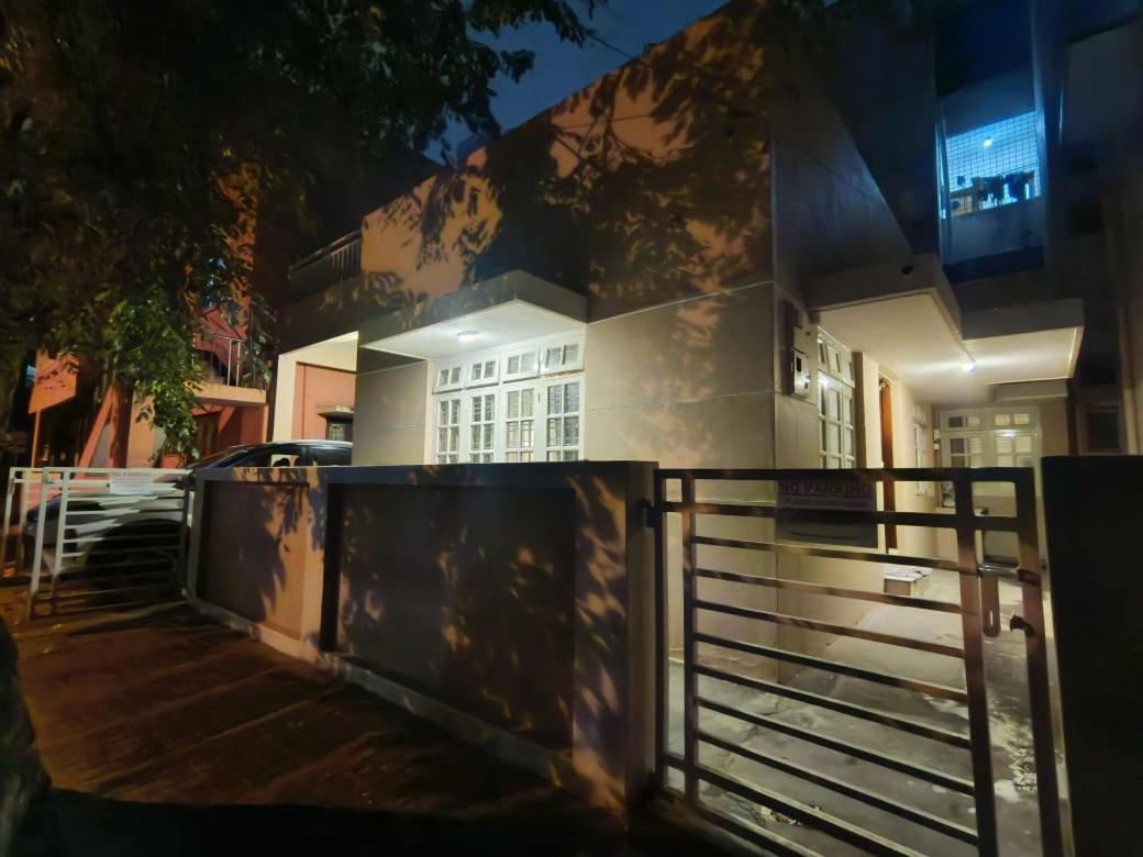 Homestayz Crown Bangalore Buitenkant foto