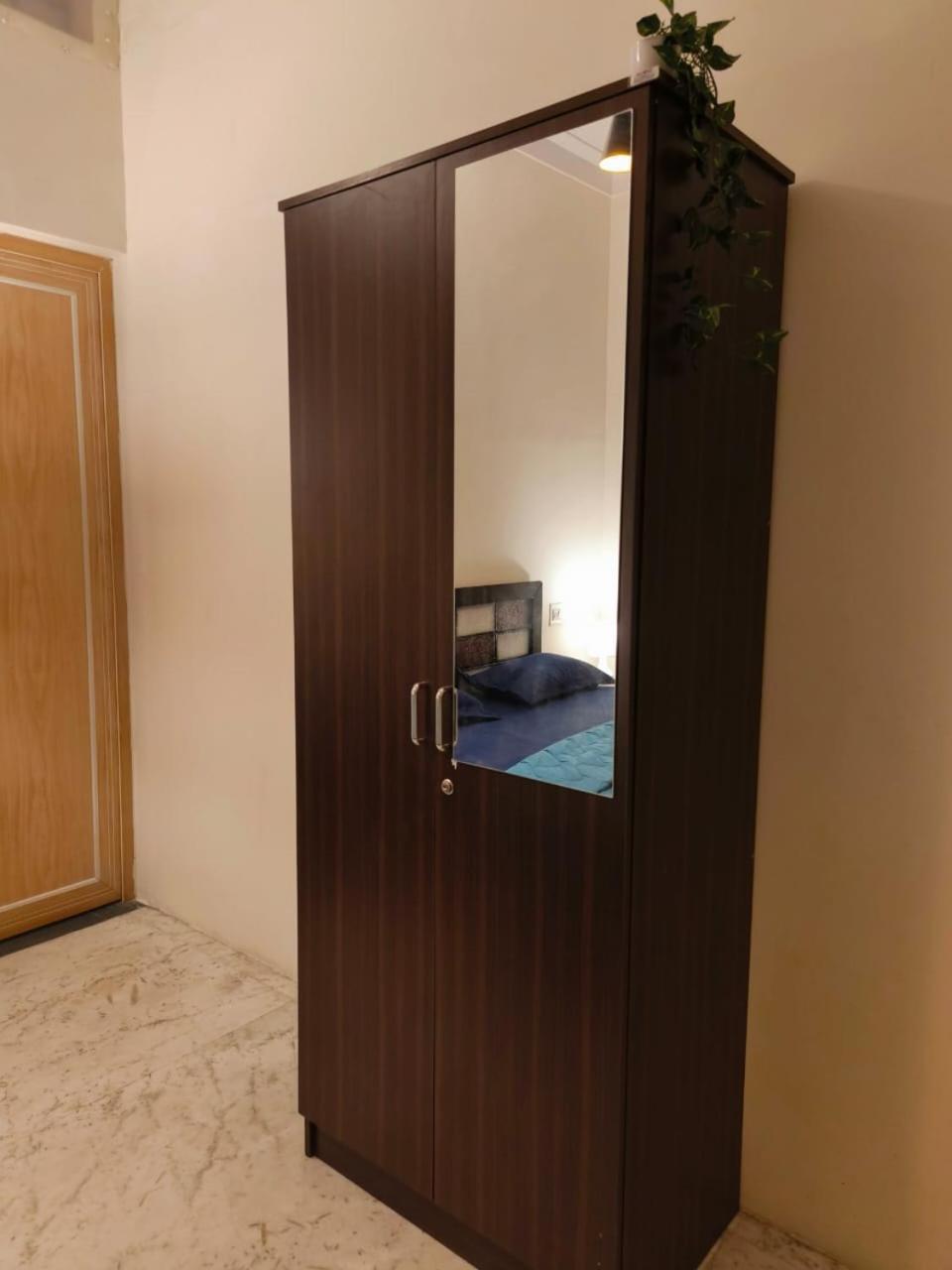 Homestayz Crown Bangalore Buitenkant foto